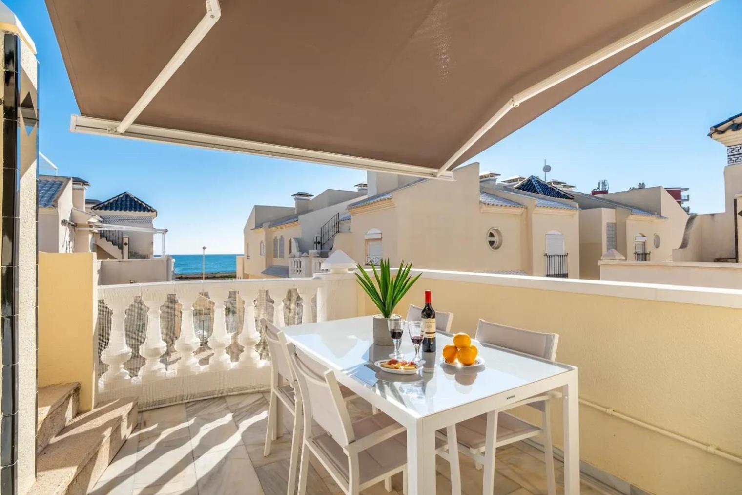 טורבייחה Amazing Penthouse On The Beach, Sea Views, Wifi, Airconditioning And Parking מראה חיצוני תמונה