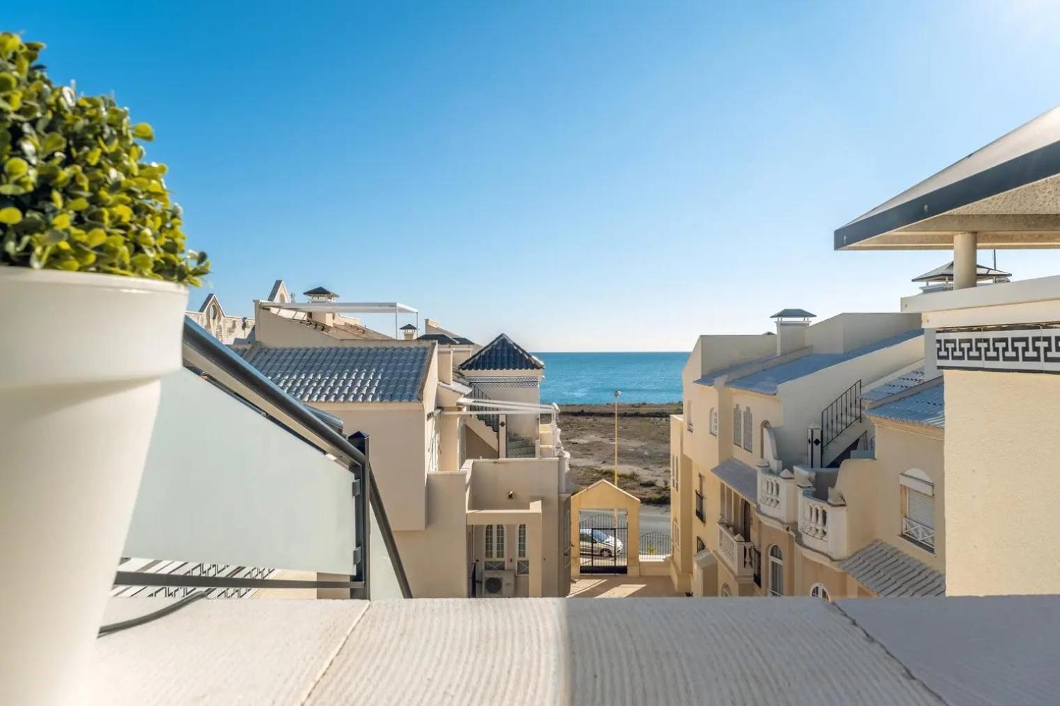 טורבייחה Amazing Penthouse On The Beach, Sea Views, Wifi, Airconditioning And Parking מראה חיצוני תמונה