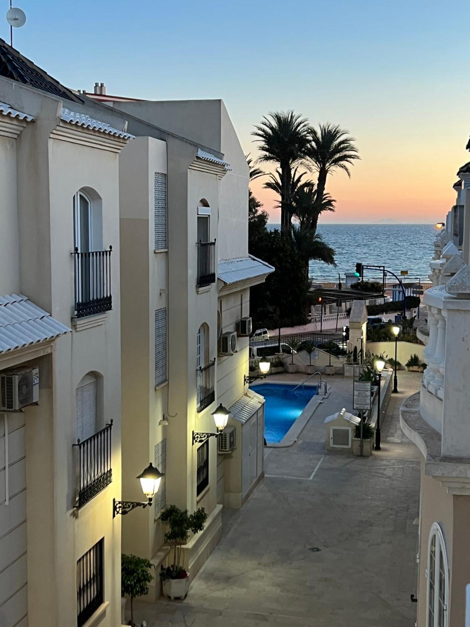 טורבייחה Amazing Penthouse On The Beach, Sea Views, Wifi, Airconditioning And Parking מראה חיצוני תמונה